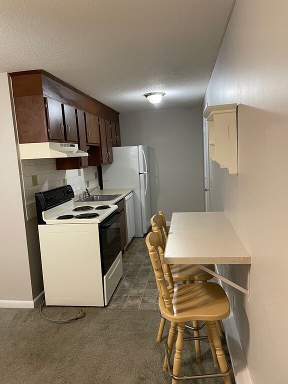 5 Turnpike Rd unit 232, Townsend, MA 01469 - photo 2