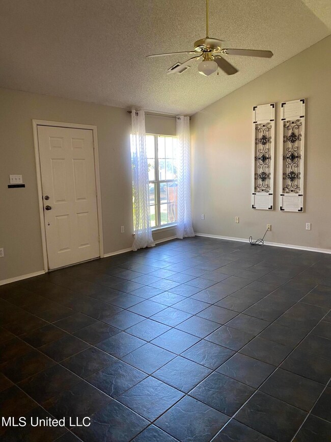 81E5FA87-8E71-4790-BB81-5376E5D433F9