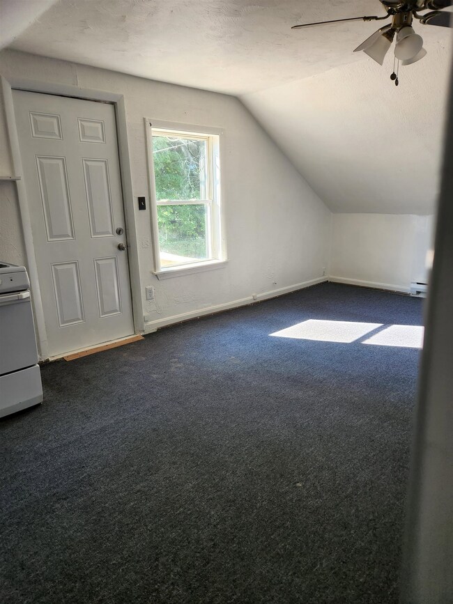 14 Preston St unit 2A, Hillsborough, NH 03244 - photo 4