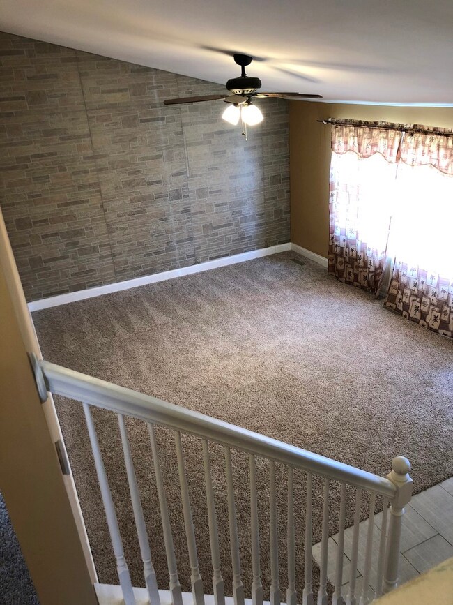 4 Alameda Dr, Carpentersville, IL 60110 - photo 4