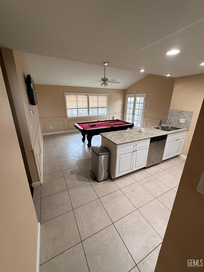 7504 Deming Ct, Bakersfield, CA 93309 - photo 7