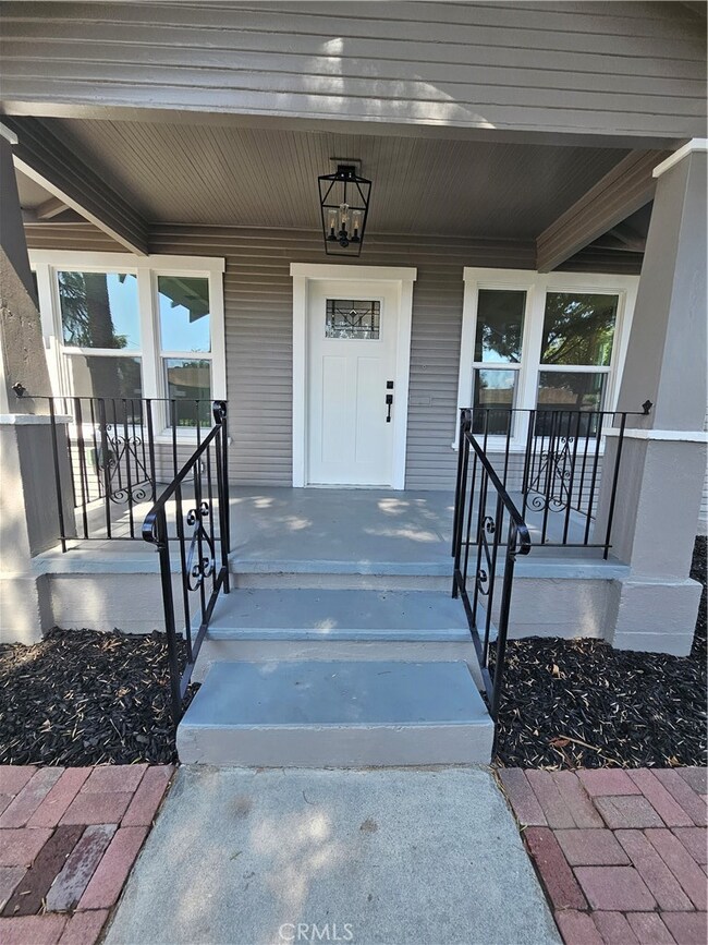 4237 4th St, Riverside, CA 92501 - photo 2