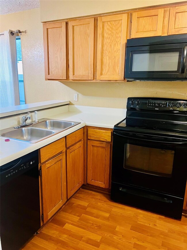 2215 Post Rd unit 1033, Austin, TX 78704 - photo 3