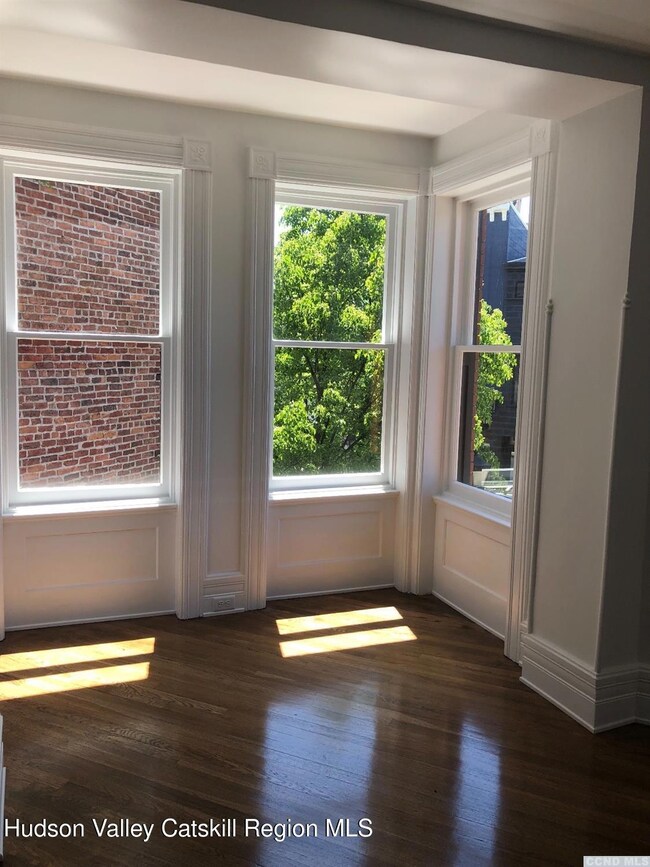 420 Warren St unit 2R, Hudson, NY 12534 - photo 5