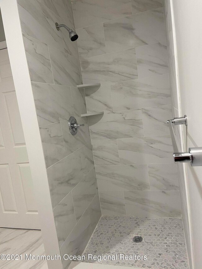 12 Eunice first floor shower