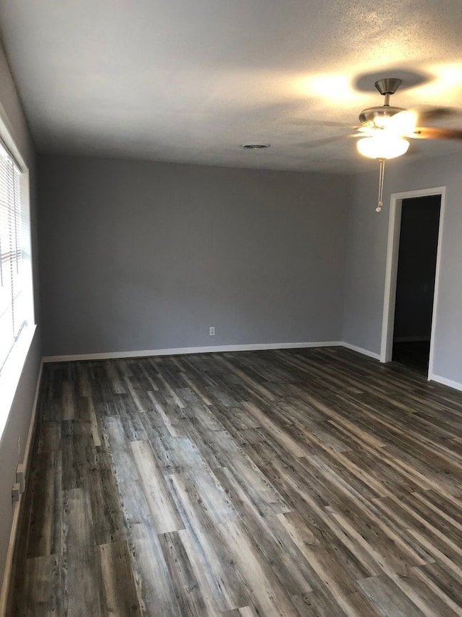 503 Willow Ave, Cleveland, TX 77327 - photo 3