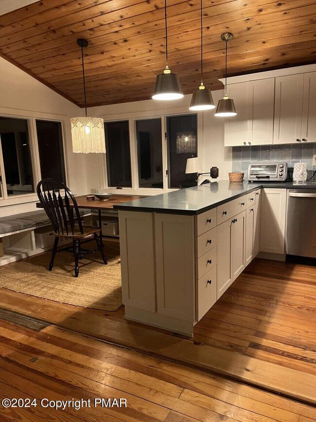 8125 Wilder Ave, Pocono Pines, PA 18350 - photo 4