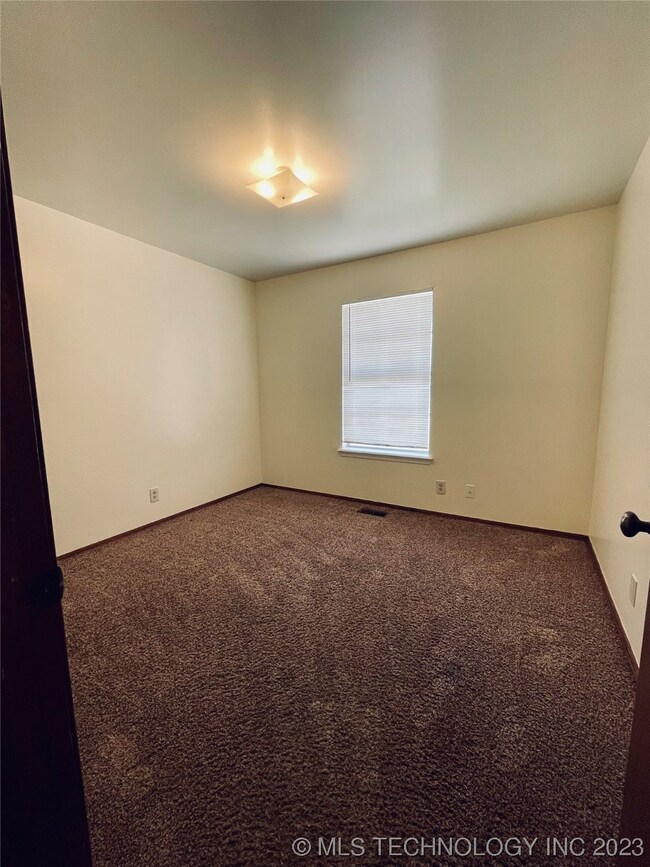 1607 N Hickory Ave, Broken Arrow, OK 74012 - photo 5