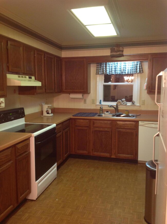 2021 Windsor Dr, Columbia, TN 38401 - photo 4