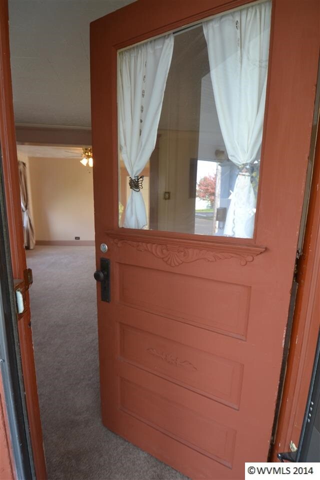 1013 Calapooia St SW, Albany, OR 97321 - photo 2