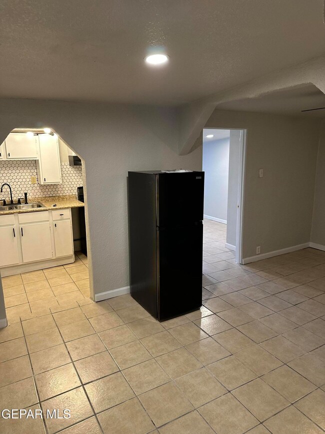 7909 La Jolla Dr unit B, El Paso, TX 79915 - photo 7