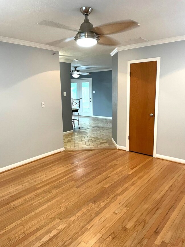 9927 Southport Dr, Houston, TX 77089 - photo 7