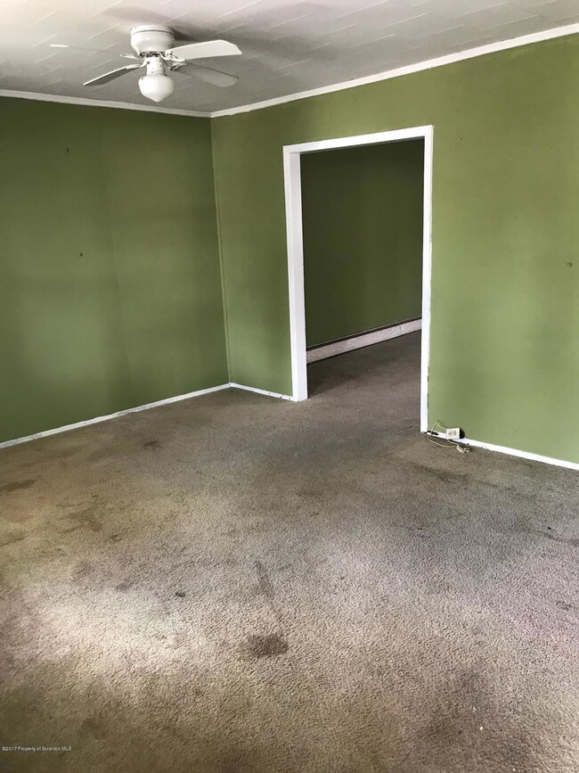 126 W Broad St, Nanticoke, PA 18634 - photo 5