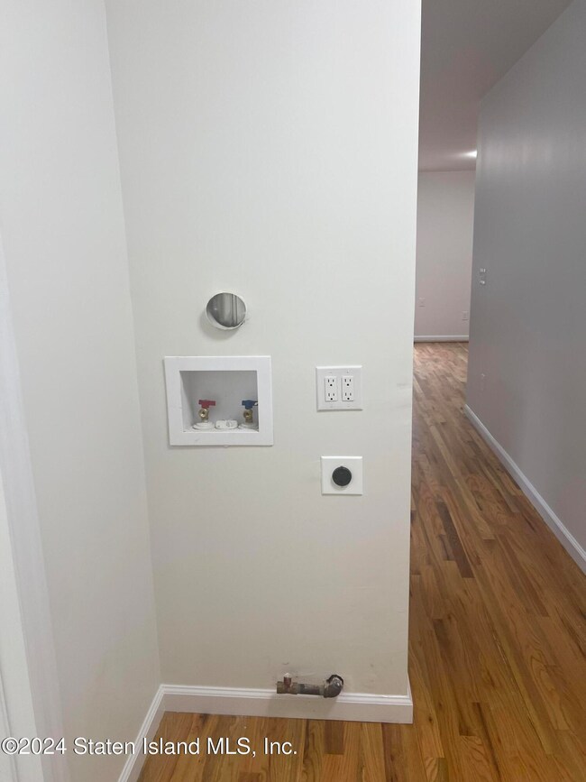 46 Laurel Ave unit 1, Staten Island, NY 10304 - photo 3