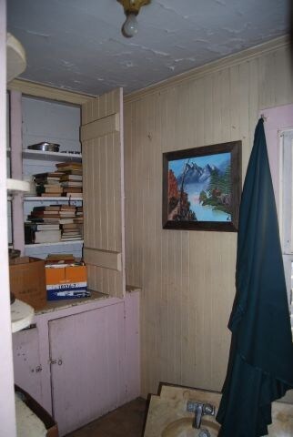 2nd kitchen pantry