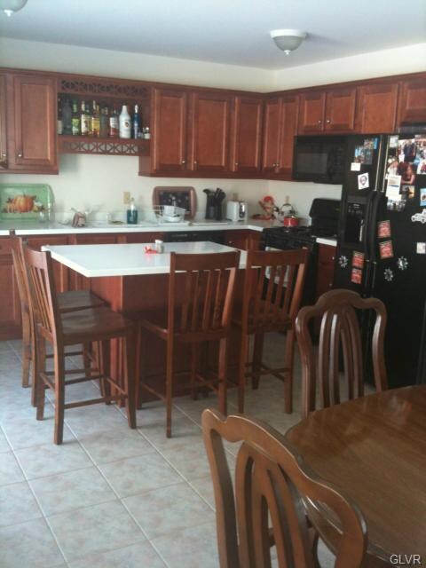 8107 Heritage Dr, Alburtis, PA 18011 - photo 6