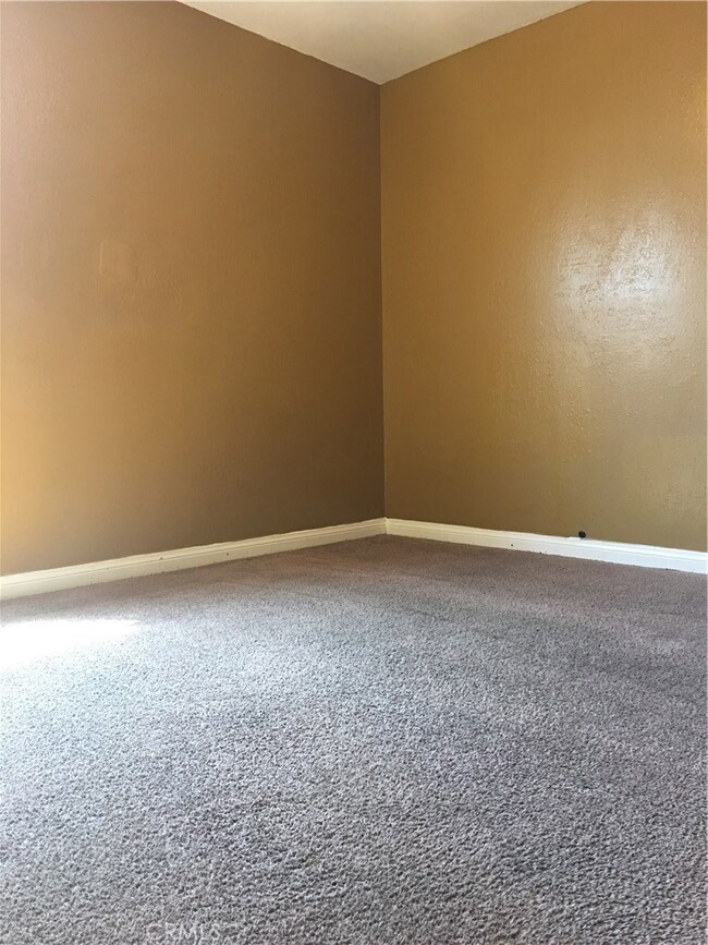 2310 E Stockwell St, Compton, CA 90222 - photo 6