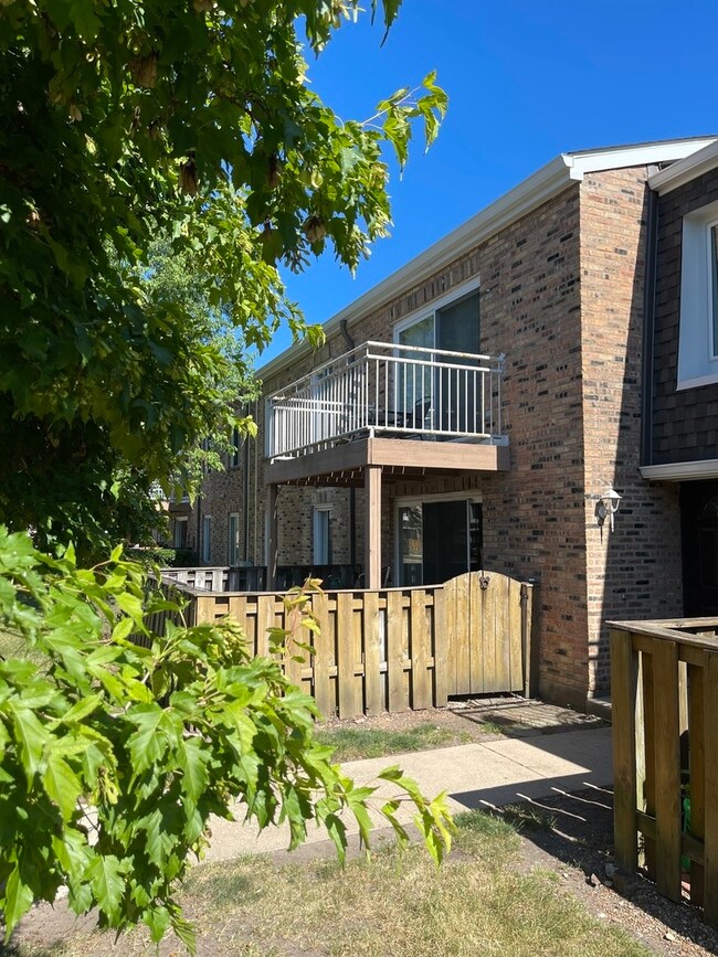 4608 Euclid Ave unit 46082C, Rolling Meadows, IL 60008 - photo 2