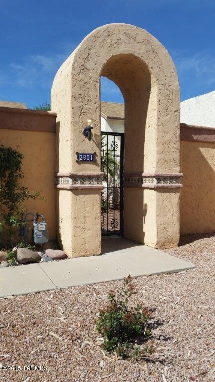 ENTRANCE1
