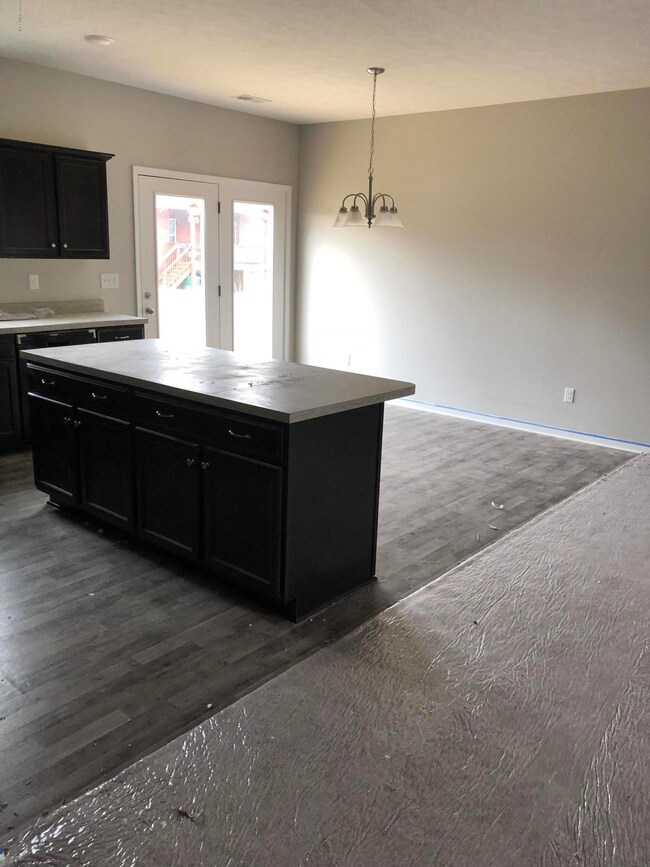 268 Fernwood Dr, Shepherdsville, KY 40165 - photo 3