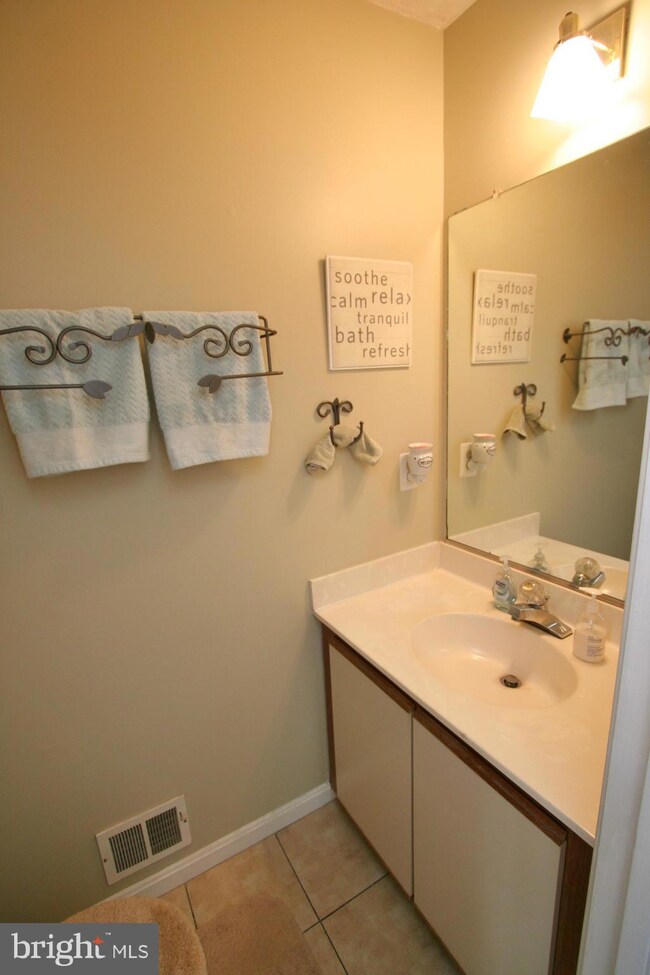 13970 Big Yankee Ln, Centreville, VA 20121 - photo 5