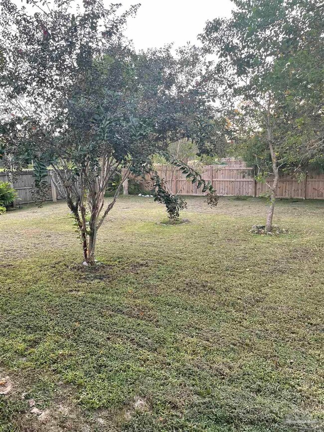 8901 Camelot Place, Pensacola, FL 32534 - photo 5