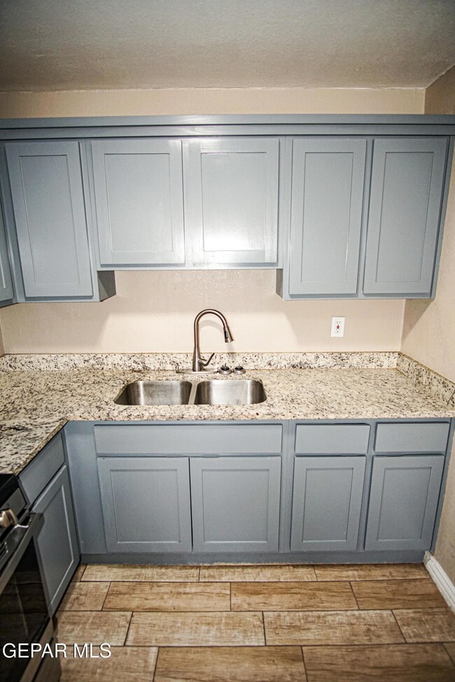1107 Cuba Dr, El Paso, TX 79915 - photo 7