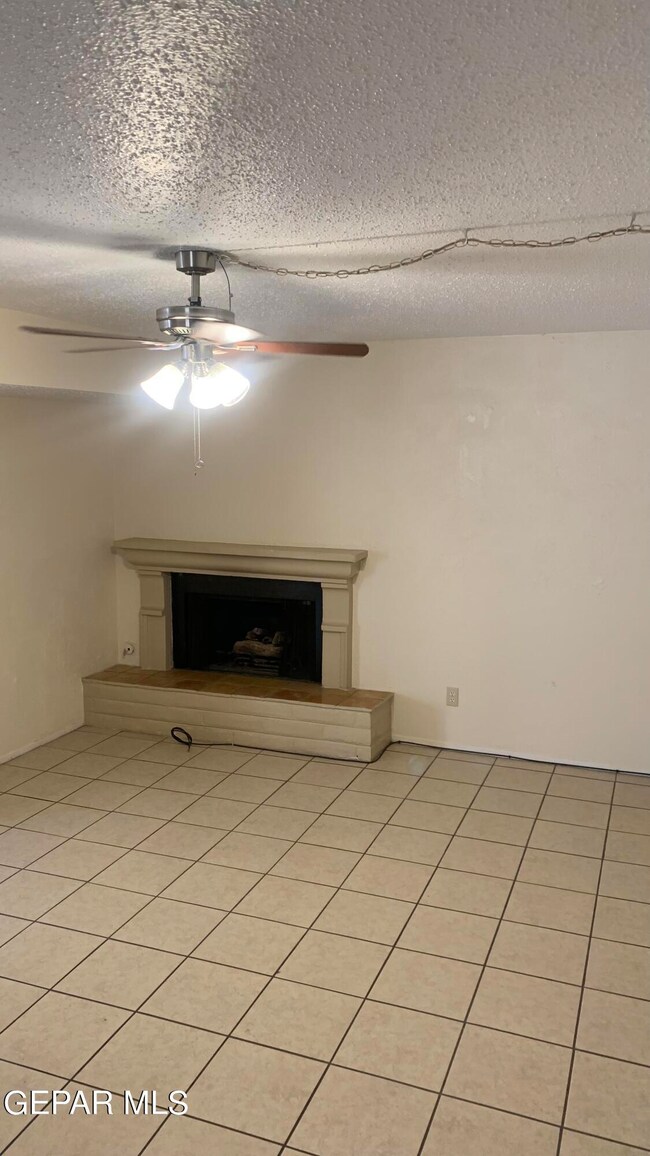 10628 Springwood Dr unit C, El Paso, TX 79935 - photo 2