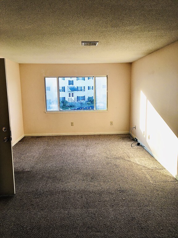 5455 N Main St unit 11E, Fall River, MA 02720 - photo 3