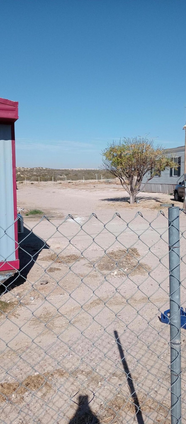 14241 Fortuna St, Clint, TX 79836 - photo 3