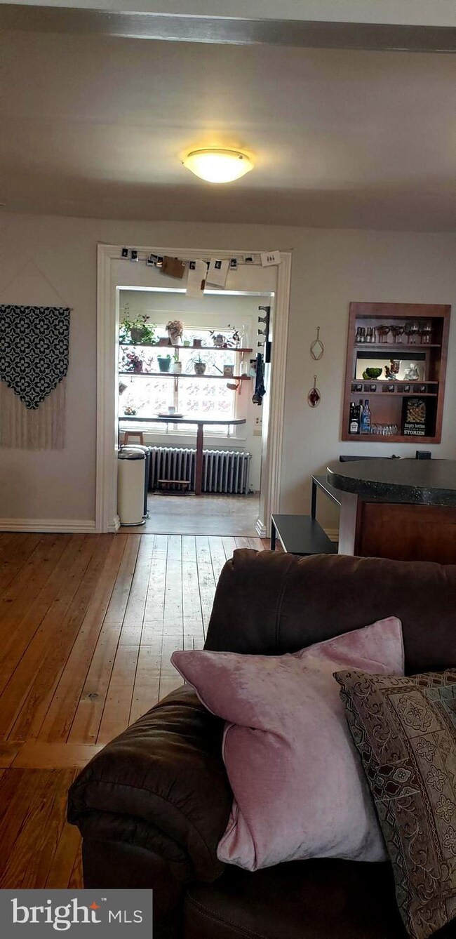 4562 Baker St, Philadelphia, PA 19127 - photo 4