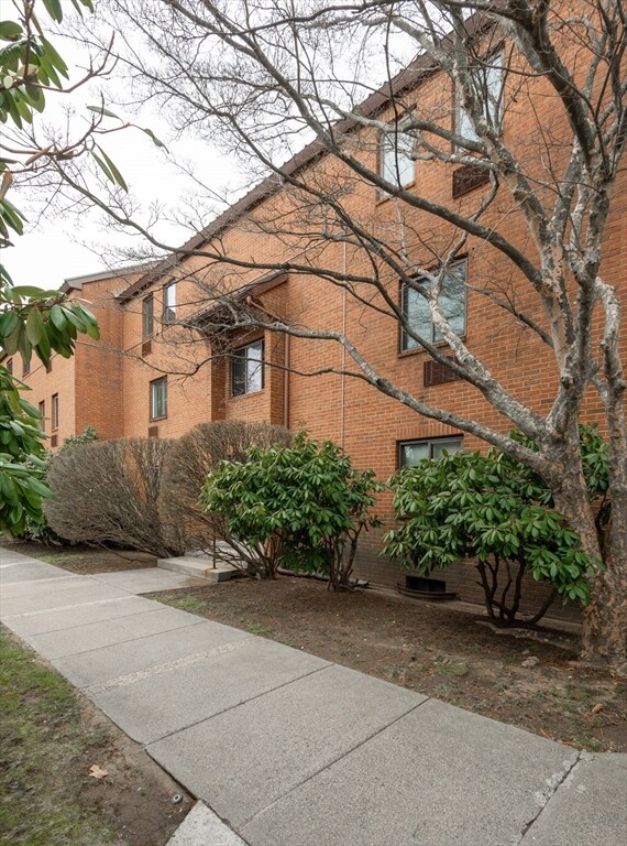 11 Barton Square unit 201, Salem, MA 01970 - photo 5