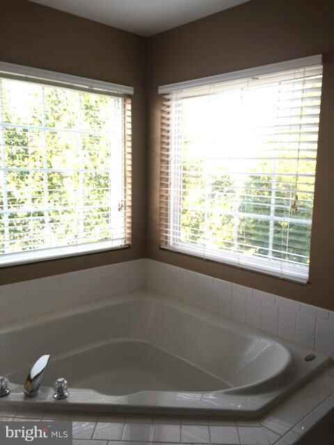 8722 Phipps Farm Way, Manassas, VA 20109 - photo 6