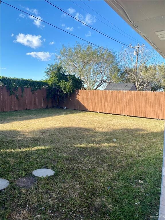 2215 N San Antonio Ave, San Juan, TX 78589 - photo 5