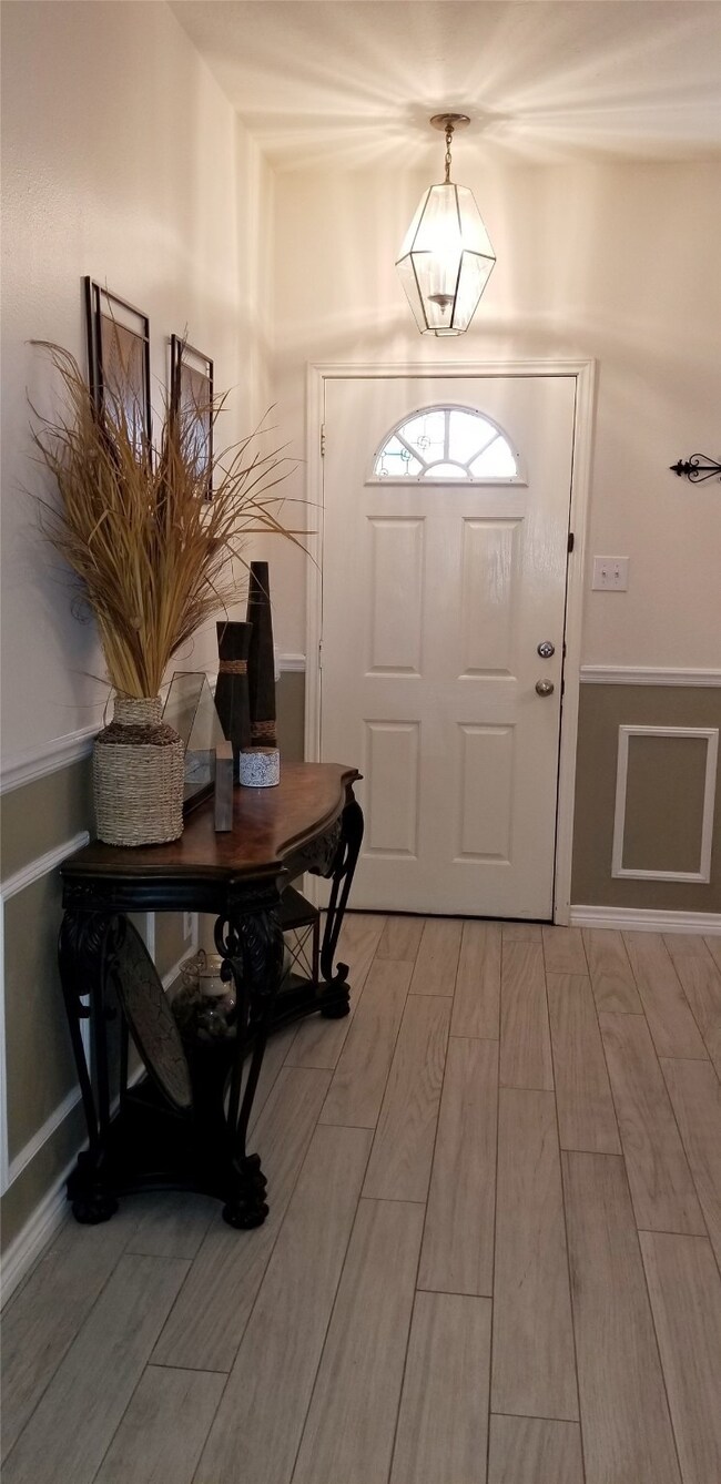 9214 Kransbury Ln, Houston, TX 77095 - photo 2