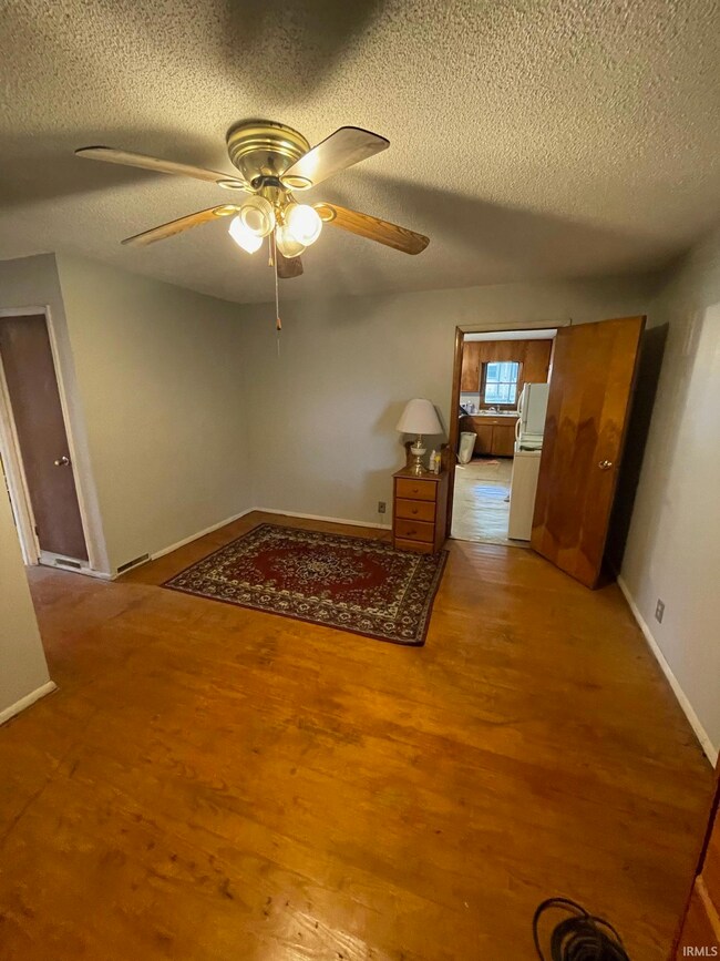 109 S 3rd St, Edwardsport, IN 47528 - photo 7