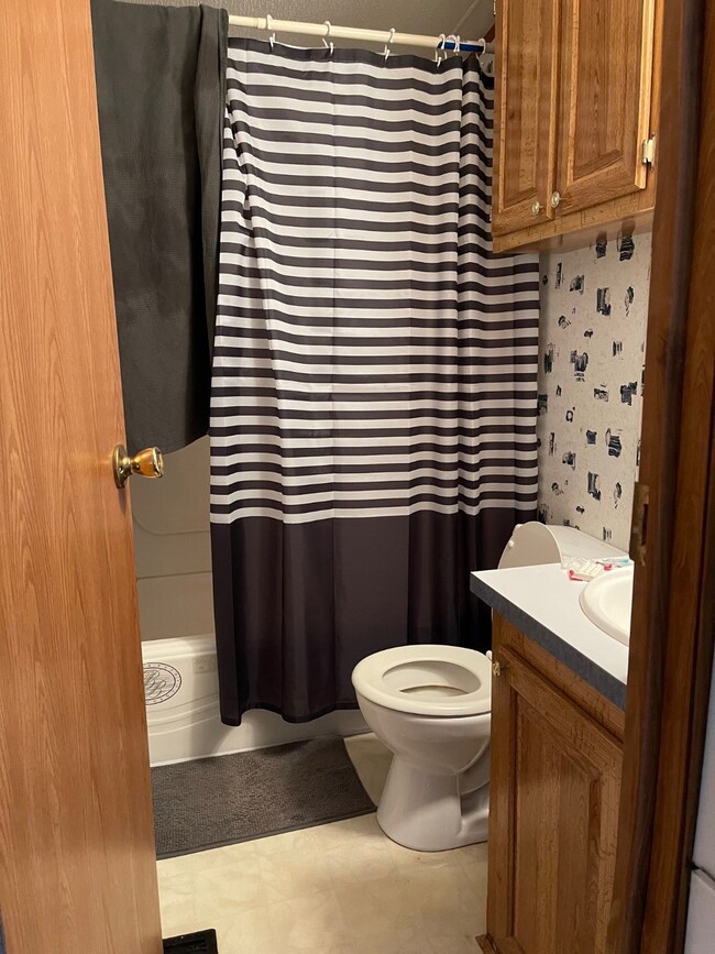 33168 Wedgewood Dr, Magnolia, TX 77354 - photo 5