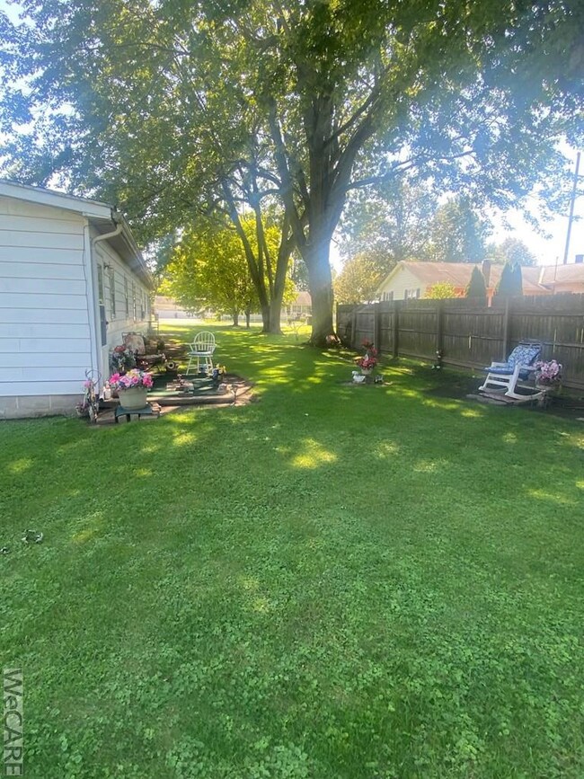 328 E Highland Ave, Ada, OH 45810 - photo 6