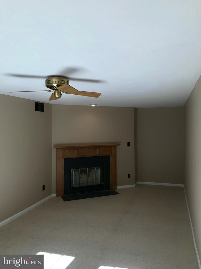 4053 Chetham Way, Woodbridge, VA 22192 - photo 7