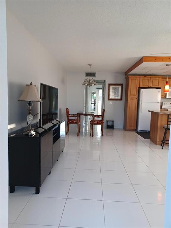 421 Windsor R, West Palm Beach, FL 33417 - photo 7