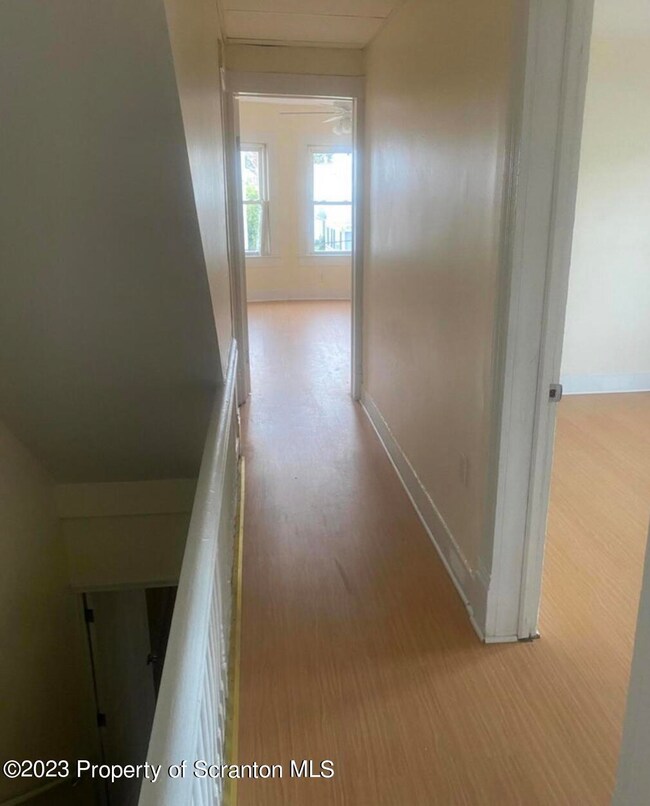 608 W Locust St, Scranton, PA 18504 - photo 2