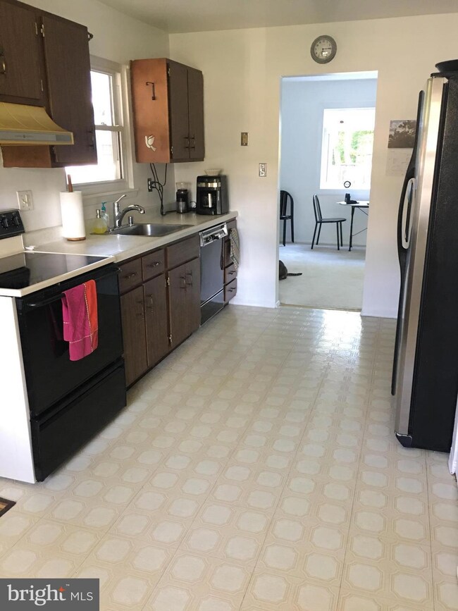 13461 Buchanan Dr, Fort Washington, MD 20744 - photo 5