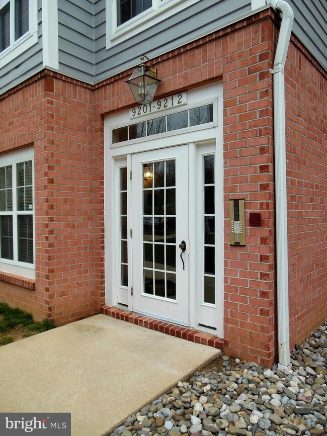 9203 Groffs Mill Dr unit 9203, Owings Mills, MD 21117 - photo 5