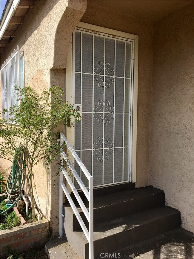 701 E 118th Place, Los Angeles, CA 90059 - photo 6