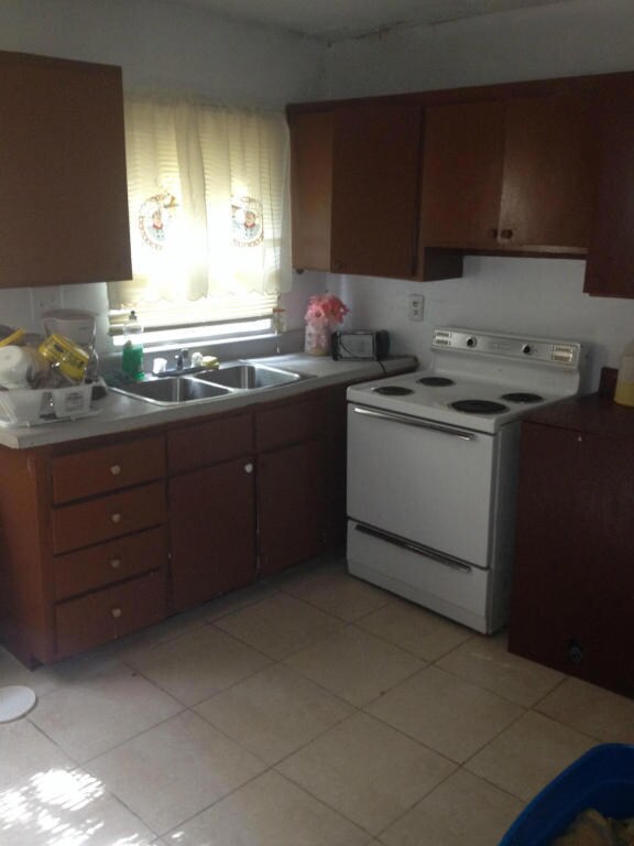 566 KITCHEN