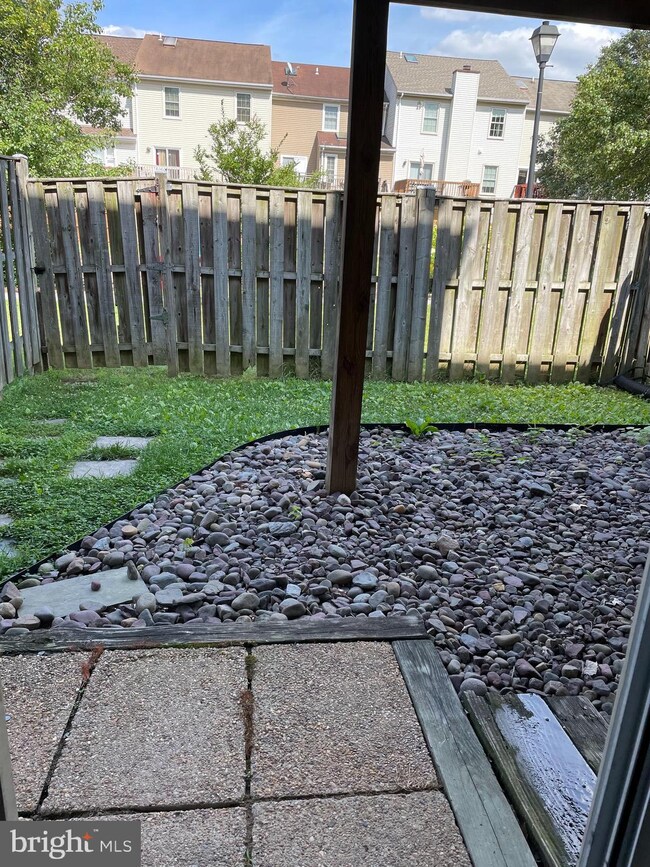 14105 Oakpointe Dr, Laurel, MD 20707 - photo 3