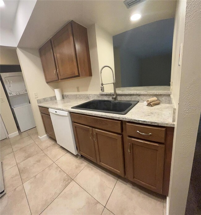 308 Palm Coast Pkwy NE unit 203, Palm Coast, FL 32137 - photo 6