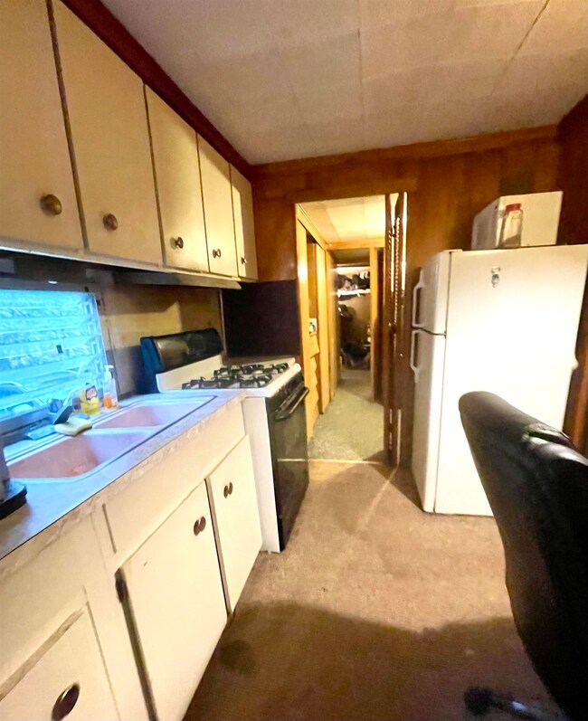 222 Bobbin Mill Rd, Lunenburg, VT 05906 - photo 6