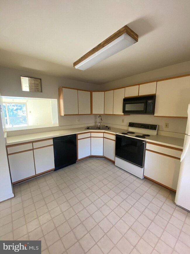 61 English Run Cir, Sparks Glencoe, MD 21152 - photo 3