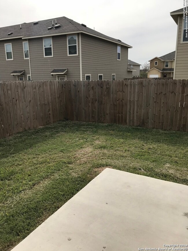 16818 Showdown Path unit 3, Selma, TX 78154 - photo 5